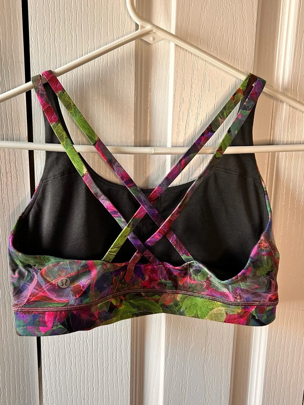 Lululemon Women's Size 10 Vivid Floral Tom Multi-Color Criss Cross Sports Bra
